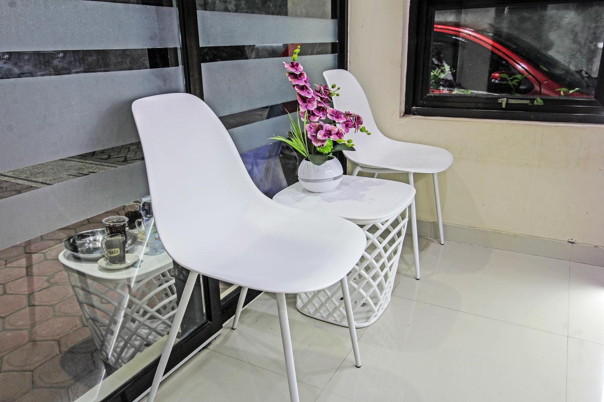 Super Oyo 91202 Family Guest House Syariah Tulungagung Exteriör bild