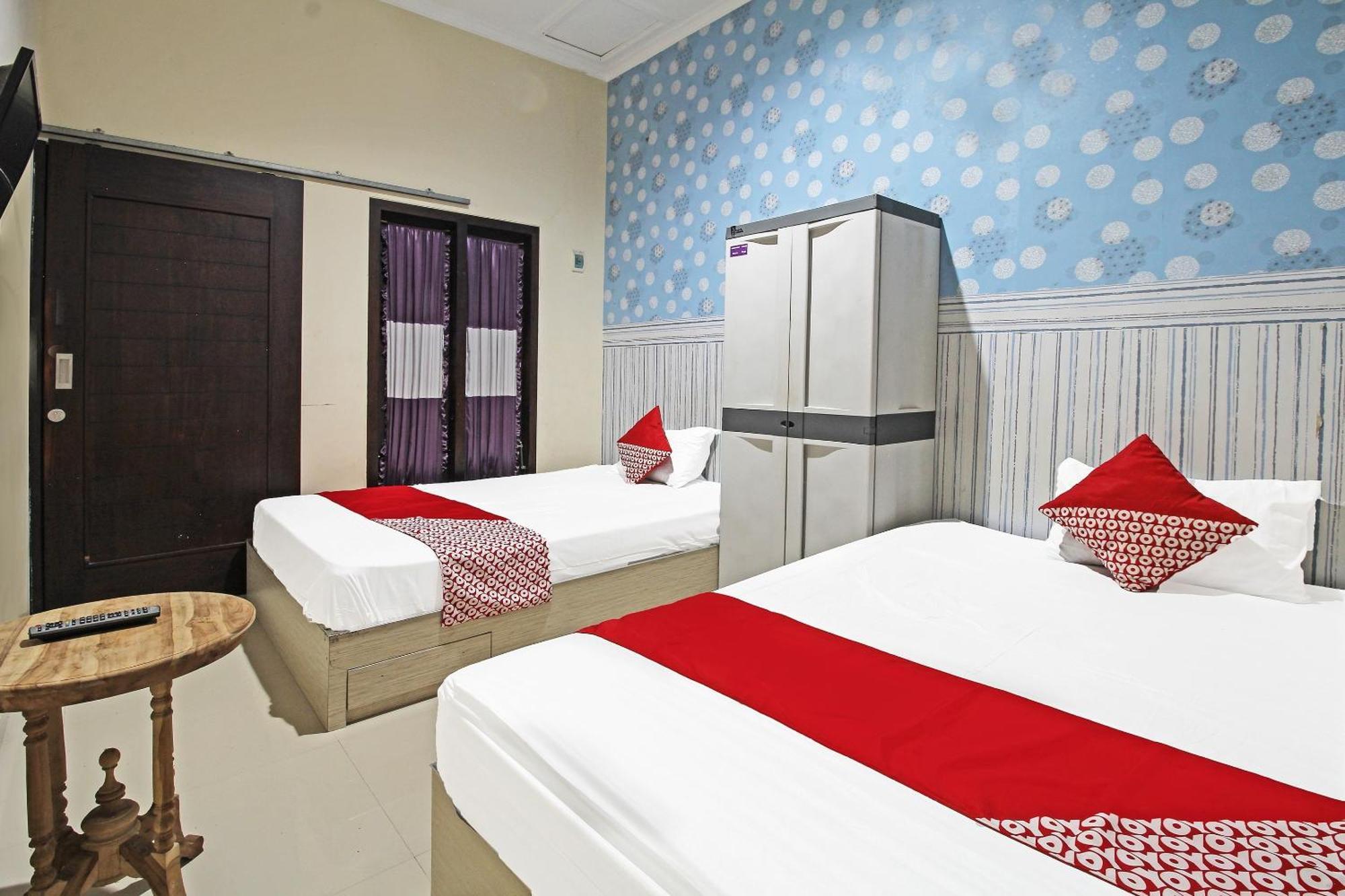 Super Oyo 91202 Family Guest House Syariah Tulungagung Exteriör bild