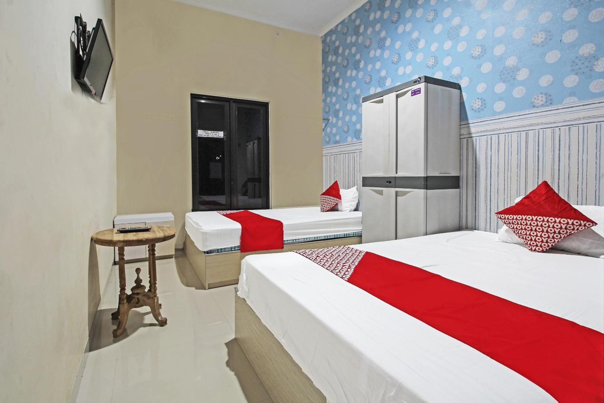 Super Oyo 91202 Family Guest House Syariah Tulungagung Exteriör bild