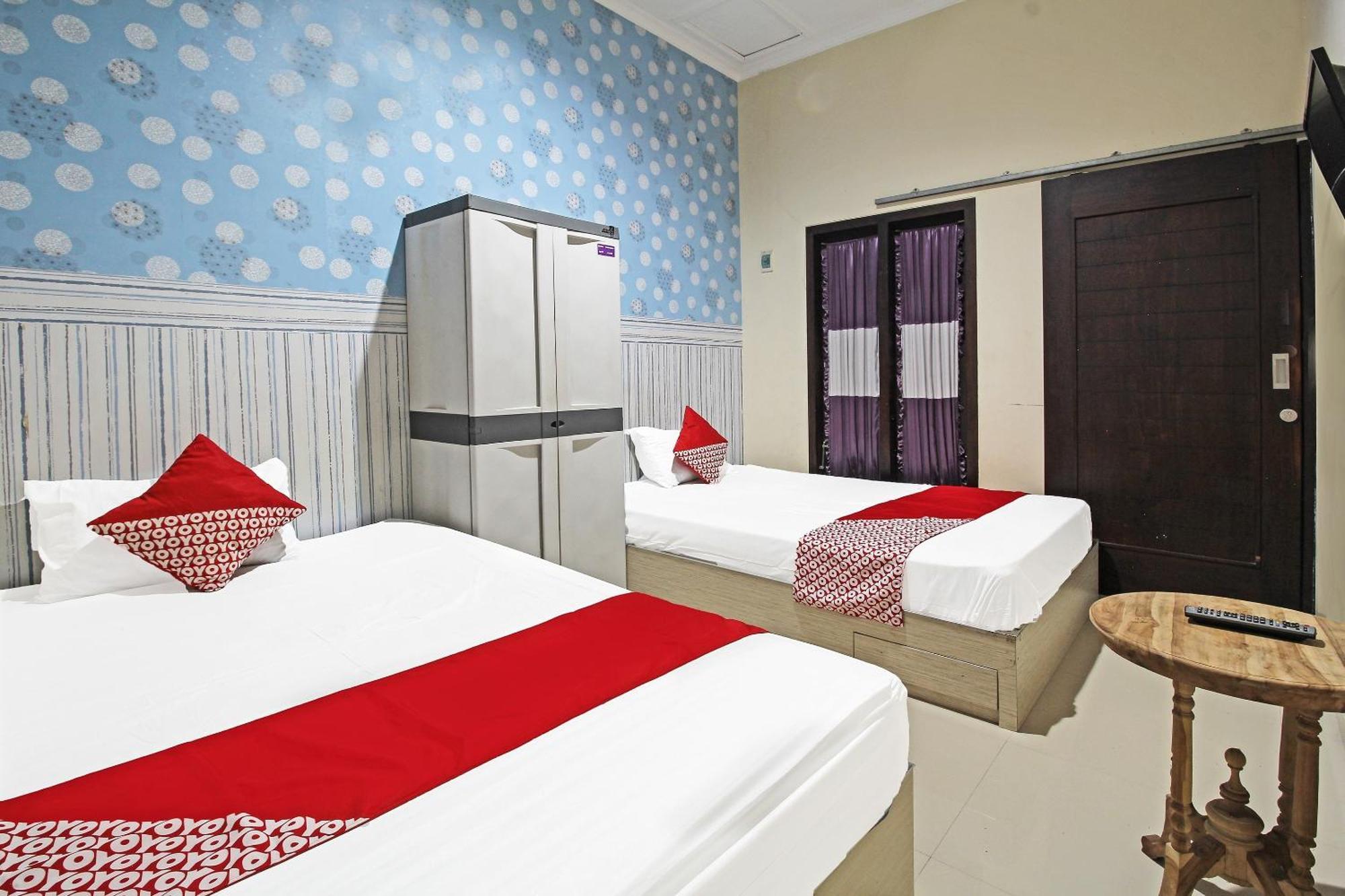 Super Oyo 91202 Family Guest House Syariah Tulungagung Exteriör bild